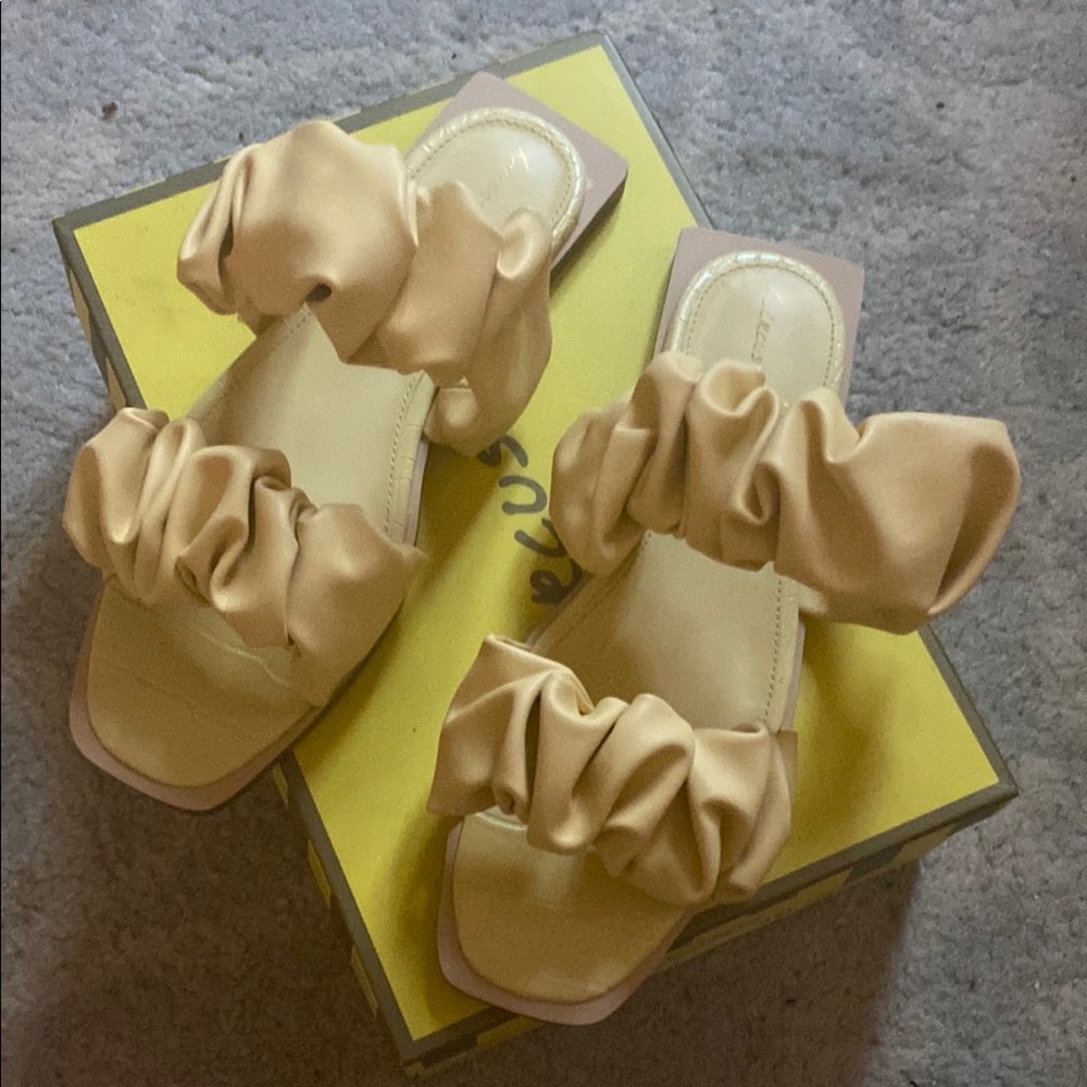 Circus by Sam Edelman Cream Sandals with Ruffle Design
